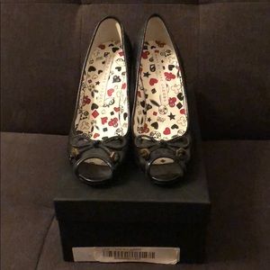 Marc by Marc Jacobs Miss Marc Signature Pumps